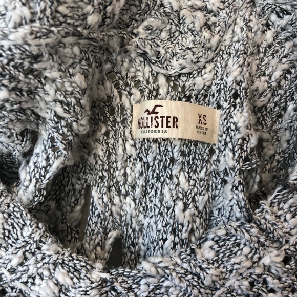 Hollister sweater - Picture 3 of 5
